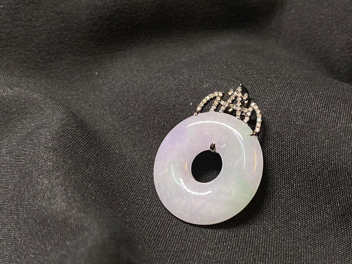 向海嵐小姐 獨家設計：紫氣東來．春帶彩翡翠平安扣