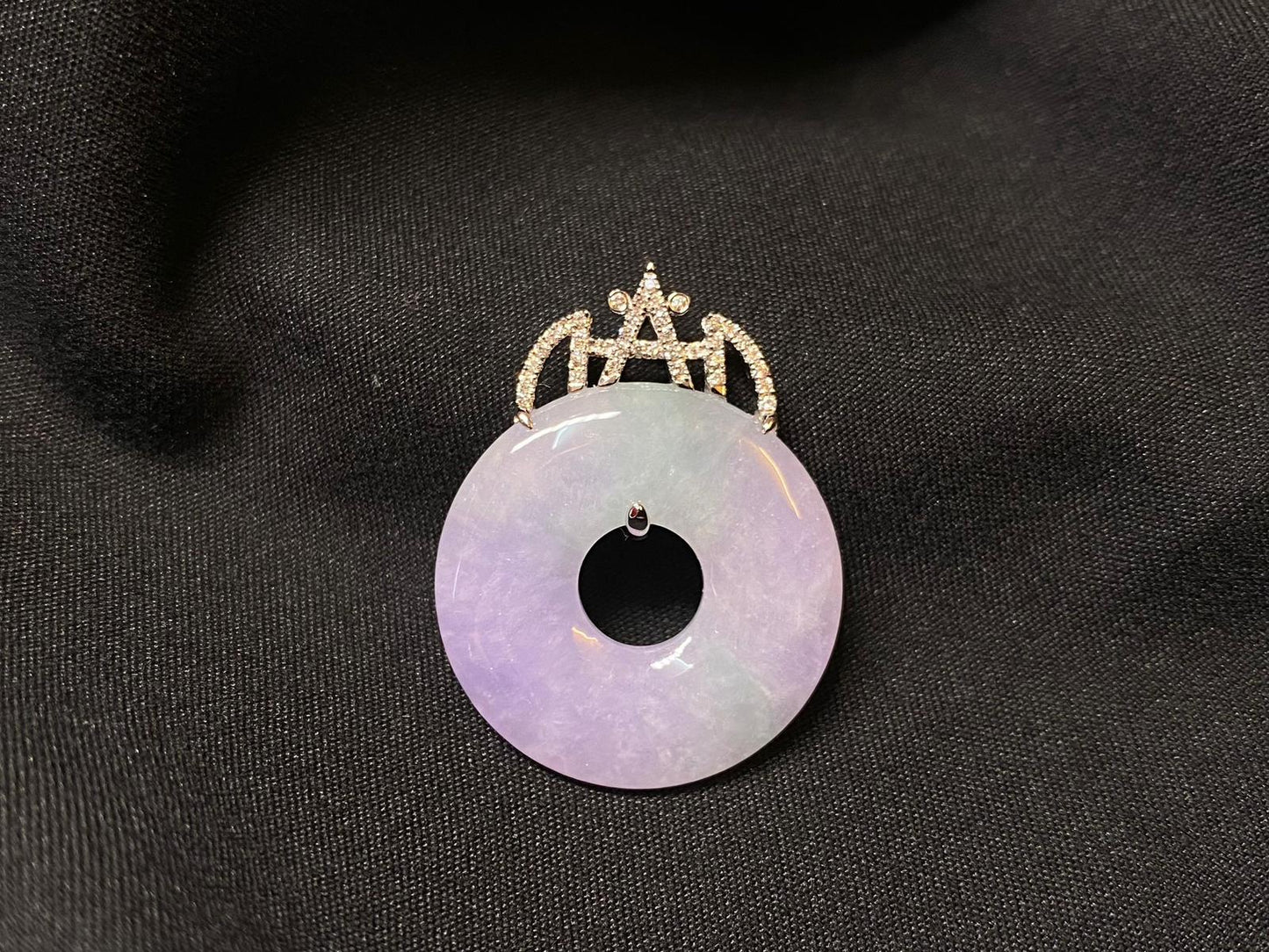 向海嵐小姐 獨家設計：紫氣東來．春帶彩翡翠平安扣